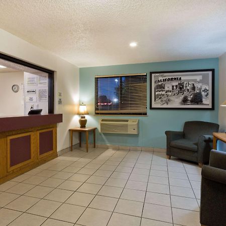 Super 8 By Wyndham Lexington Park/California Area Hotel Ngoại thất bức ảnh